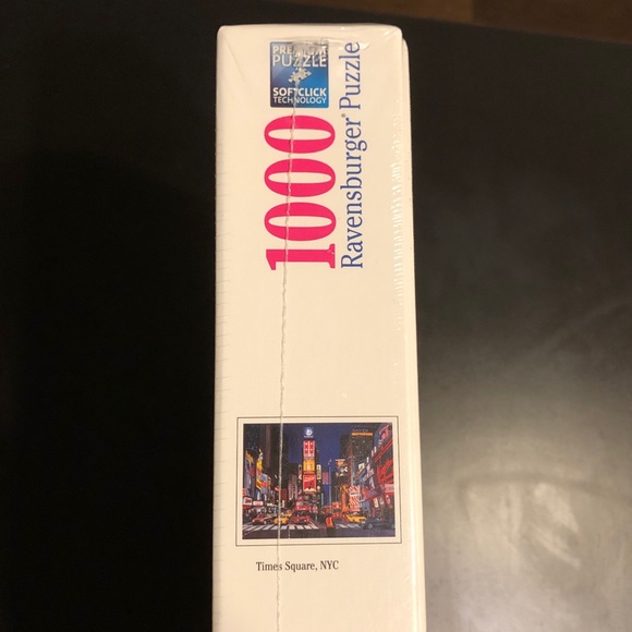 RAVENSBURGER "Times Square, NYC" 1000pc Puzzle - Picture 6 of 8